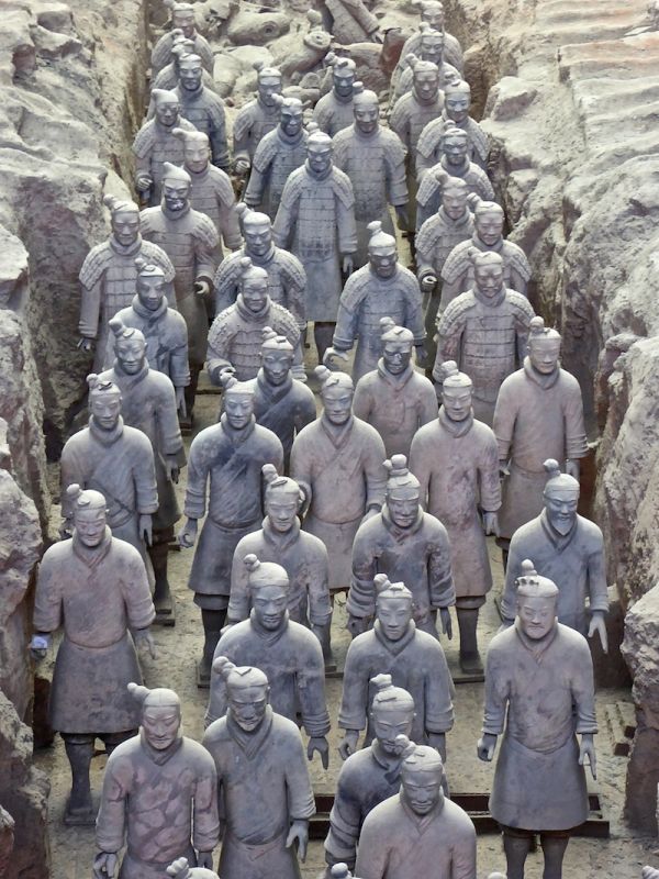 Soldats de terre cuite de Xian Les soldats de terre cuite de Xian, chaque soldat possède un visage unique