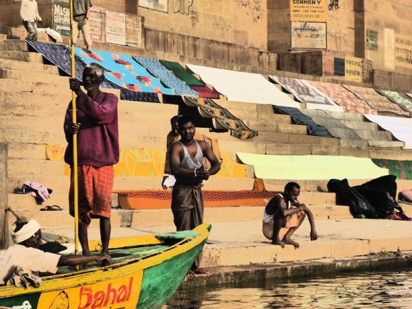 Life along the ghats of Varanasi Life along the ghats of Varanasi