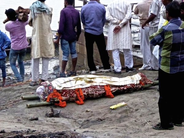 A corpse ready to be cremated at the Harishchandra Ghat A corpse ready to be cremated at the Harishchandra Ghat