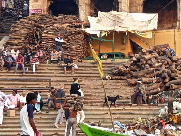 The main burning ghat: Manikarnika The main burning ghat: Manikarnika