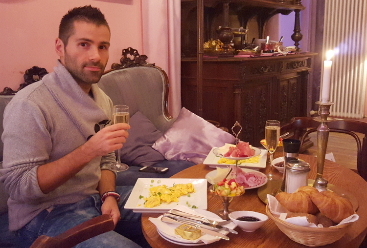 Cafe kalwil, gay cafe in Berlin