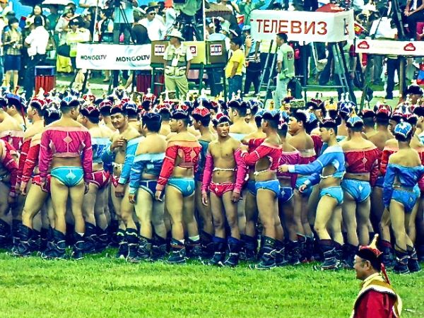 The wrestlers waiting for the first round of the Games to begin