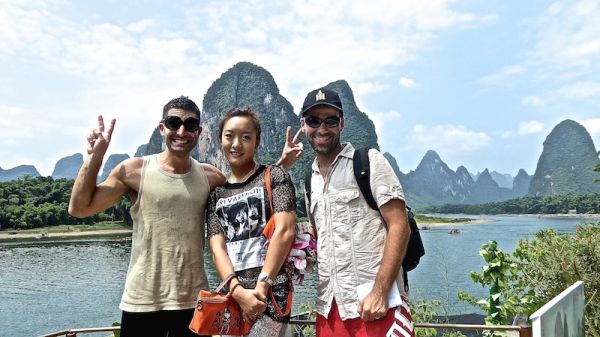 Posing near Xingping Village with this enthusiastic Chinese lady Posing near Xingping Village with this enthusiastic Chinese lady