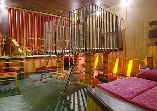 Two Lions Room Propeller Island Mobile Lodge Propeller Island Mobile Lodge one of best sex hotels in Berlin