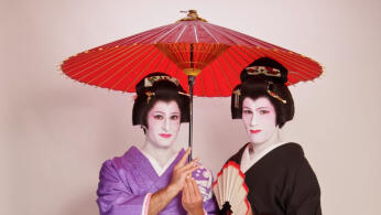 Geisha makeover in Tokyo for men