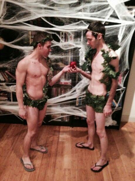 12 GREAT HALLOWEEN COSTUME IDEAS FOR LGBT COUPLES #pinkinourlives