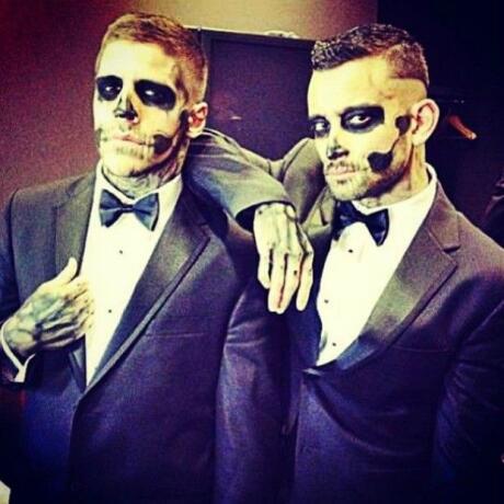 Skeleton suit gay couple Halloween costumes ideas