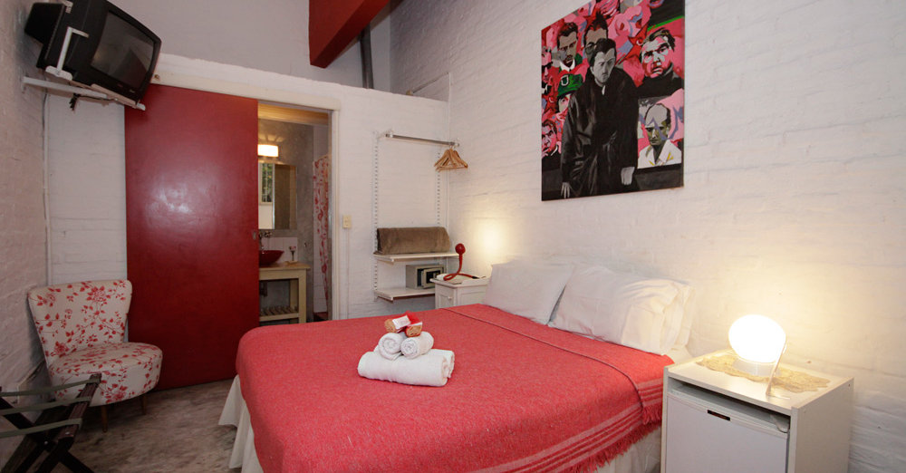Gay friendly accommodation in Buenos Aires - enjoy the groovy Palermo Viejo bed and breakfast.