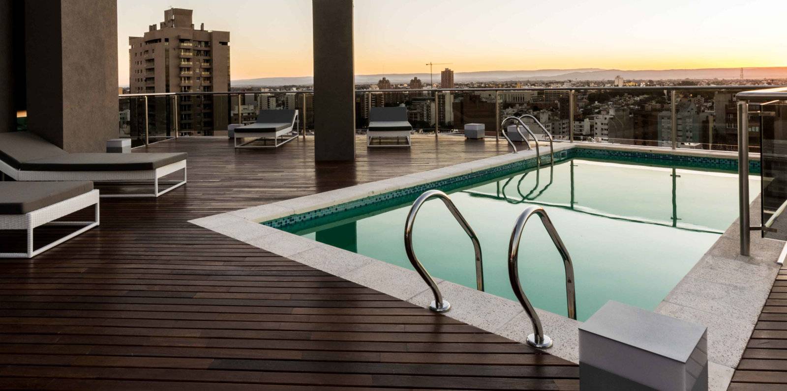 Gay hotels in Córdoba - the beautiful pool and sunset views from Yrigoyen 111.