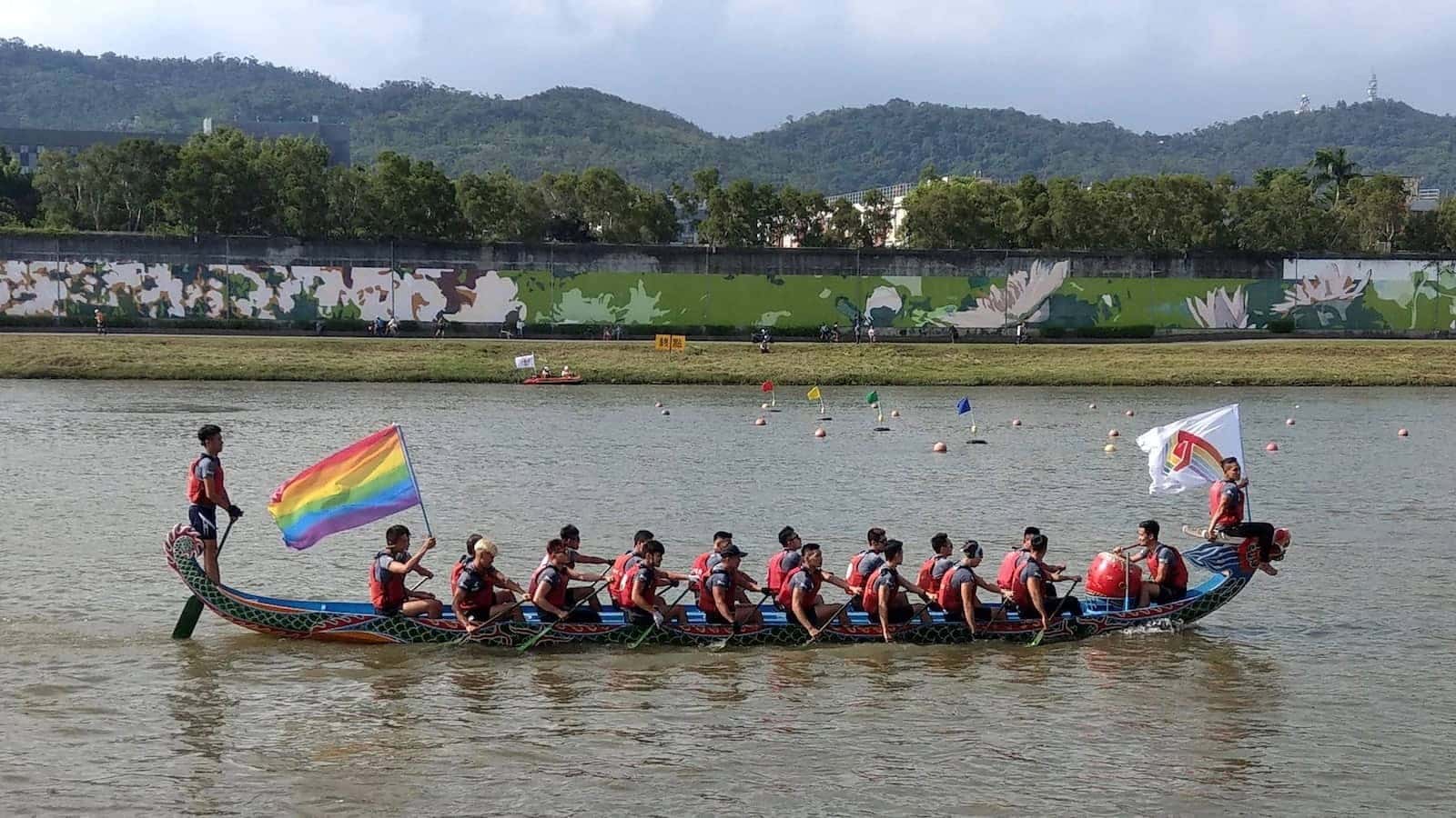 Gay Taiwan boat racing competition