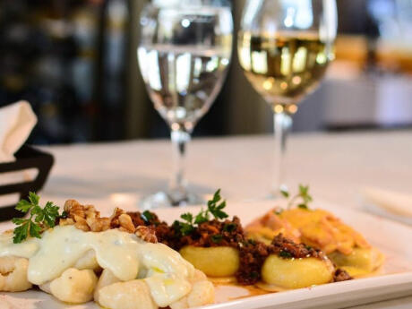 Gay guide to Córdoba - come to La Mamma for the best authentic Italian cuisine.