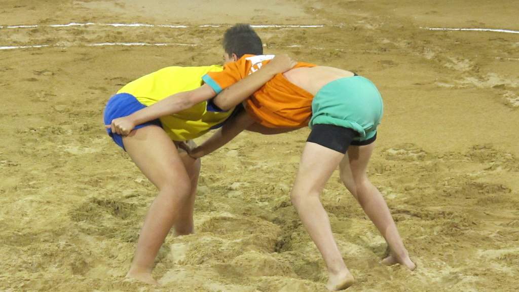 Try and check out a traditional match of Canary Wrestling during your trip to Gran Canaria
