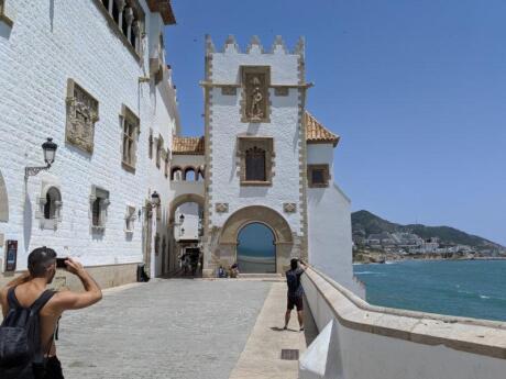 Stefan getting some photos of the exterior of the beautiful Maricel Palace in Sitges.