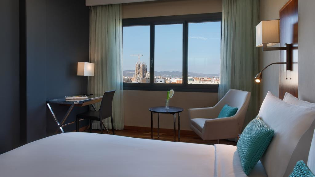 If you like renaissance-inspired decor you'll love the Renaissance Barcelona Hotel, which also has a luxurious spa, rooftop terrace restaurant and a gym
