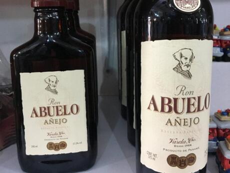 Rhum Ponche est un délicieux cocktail à base de rhum Panama que vous devriez essayer