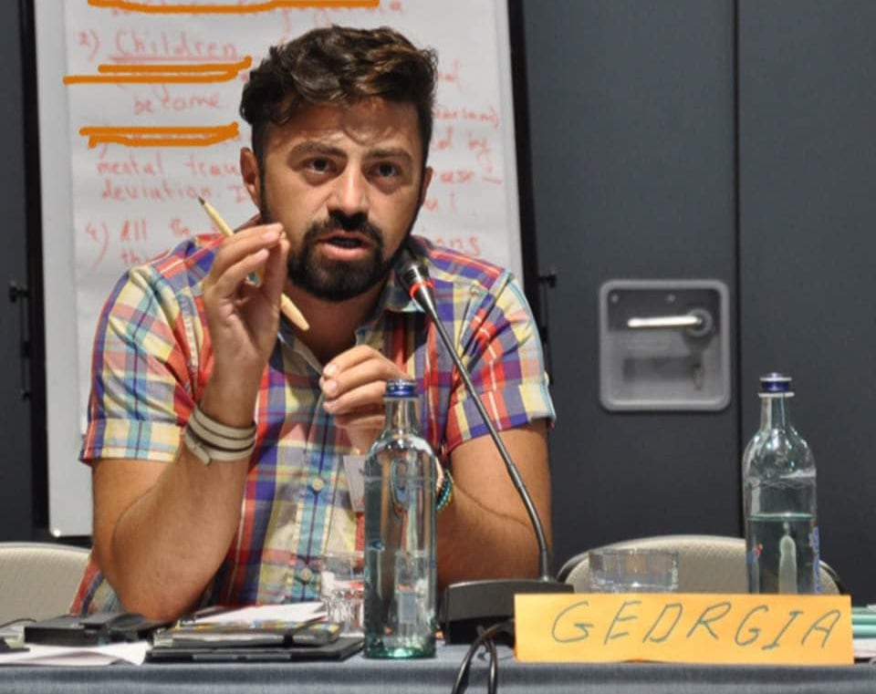 Le garçon gay local Vato parle d'un changement positif en Géorgie
