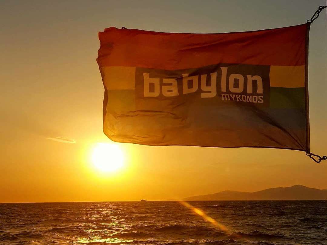 Babylon é o clube gay mais popular de Mykonos e nós adoramos isso aqui!