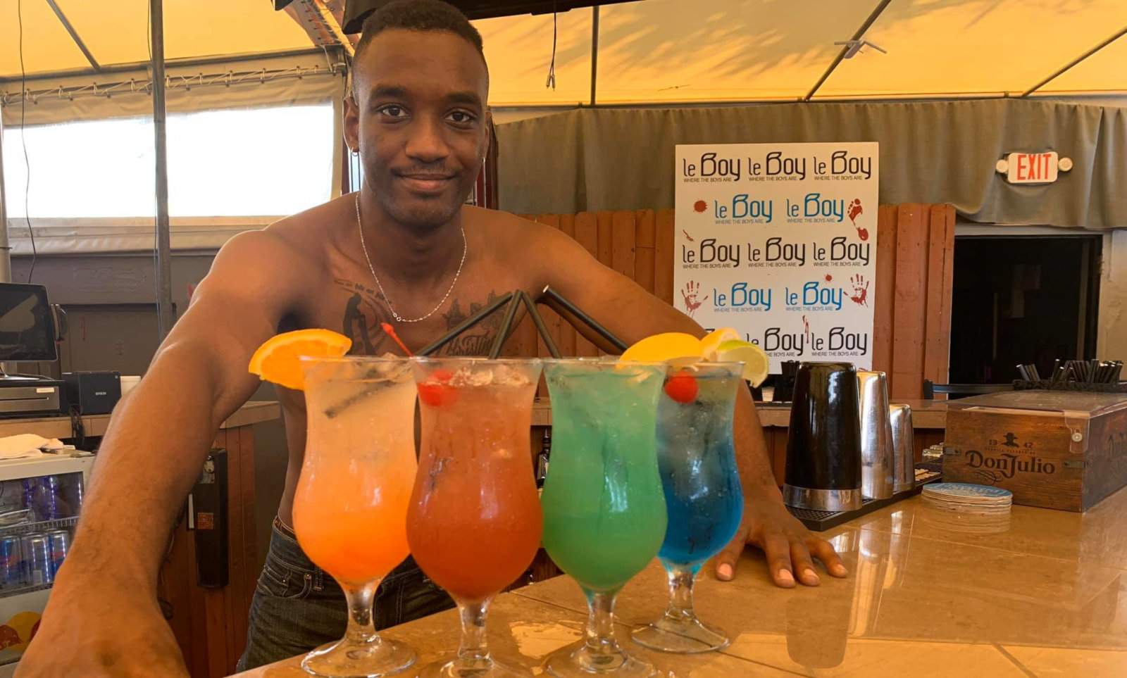 Le Boy é um bar gay divertido em Fort Lauderdale que é popular entre os twinks e apresenta concursos de strip às quintas-feiras