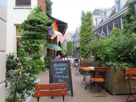 Downtown Lunchroom is a gay cafe with yummy food in the heart of Amsterdam's gay neighbourhood