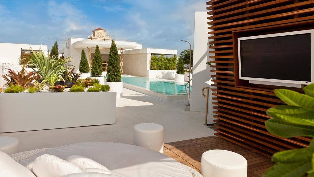 Dream South Beach is a gorgeous boutique hotel with an incredible rooftop pool and relaxation area