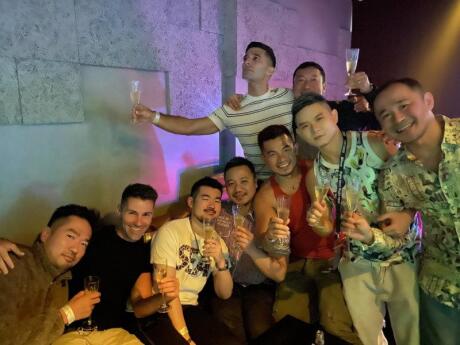 O Club Circus em Osaka oferece festas gays regulares e é muito gay, mesmo quando não estão acontecendo