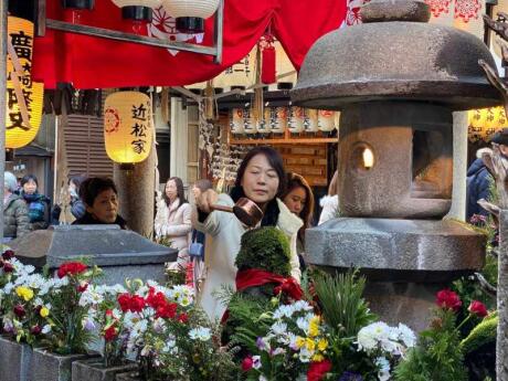 Enquanto estiver em Osaka, você deve visitar alguns dos belos templos e santuários