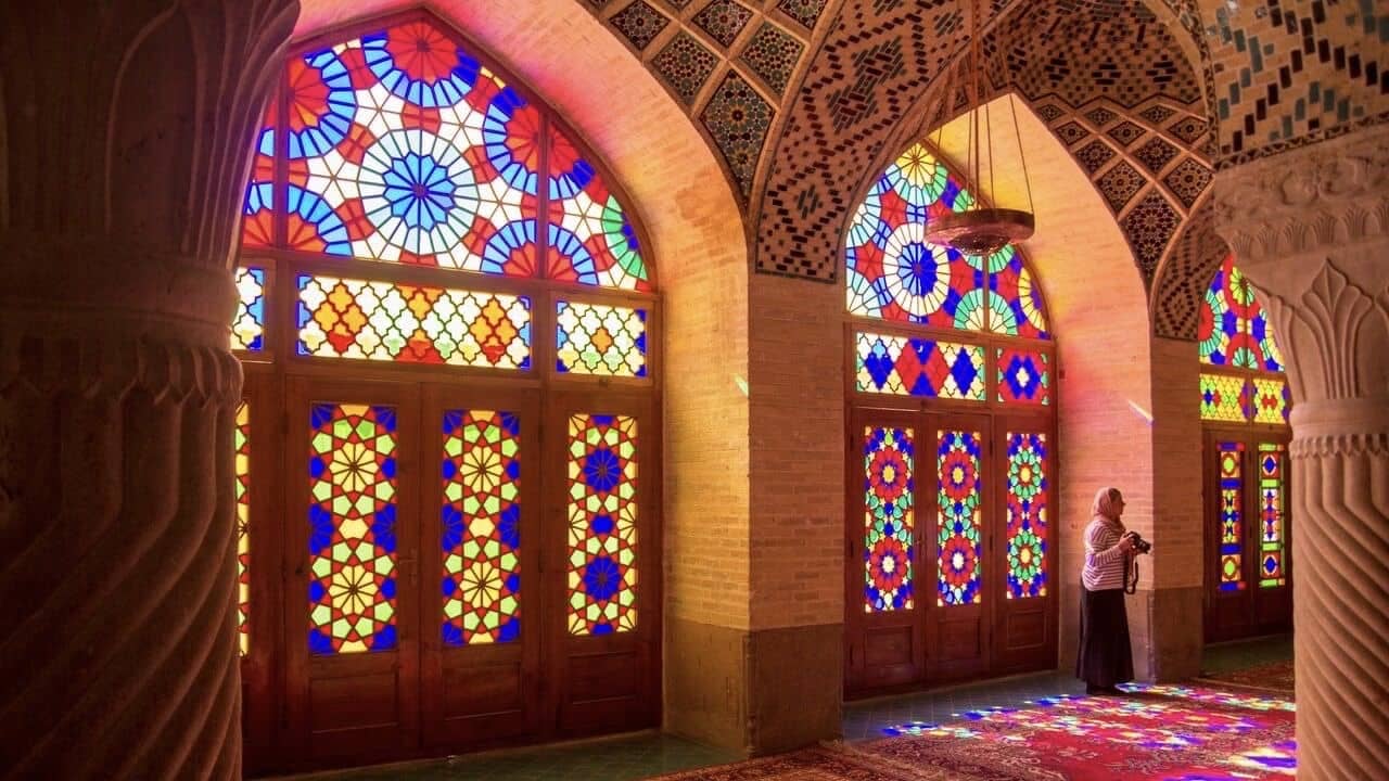 A mesquita rosa de Nasir al-Mulk em Shiraz