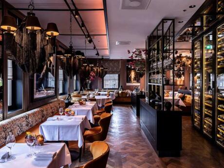 The very chic interior of Restaurant Bougainville in Amsterdam.