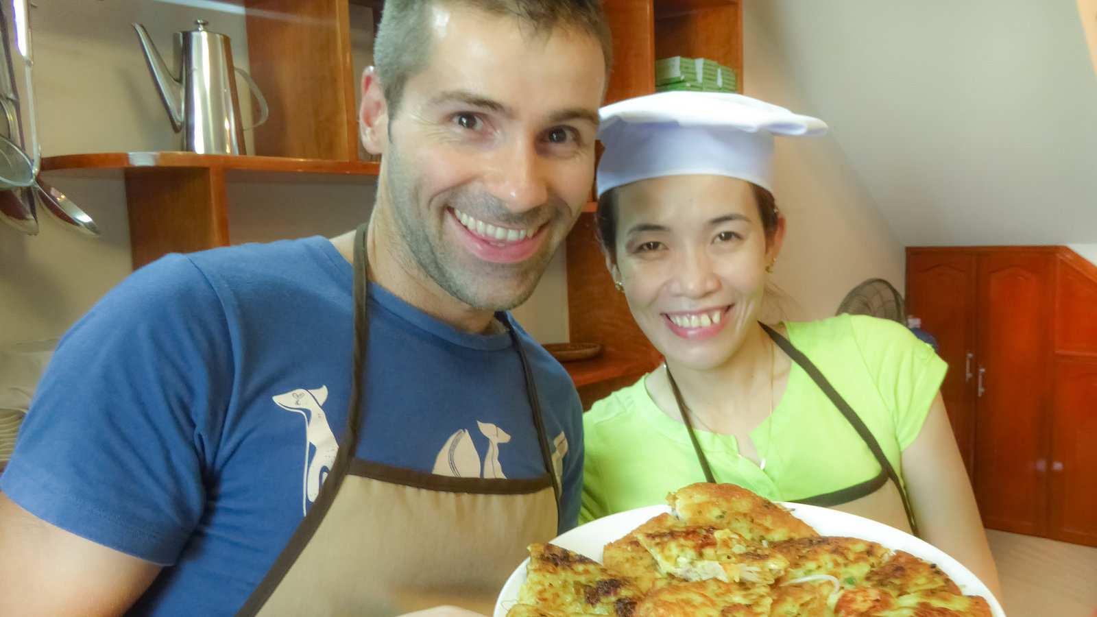 Banh xeo is een heerlijke traditionele Vietnamese hartige pannenkoek die wij heerlijk vonden!