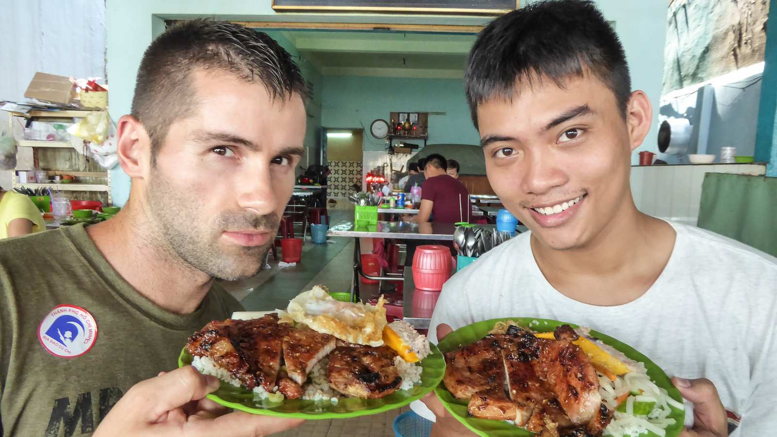 Le com tam ou riz cassé est un plat succulent originaire du Vietnam