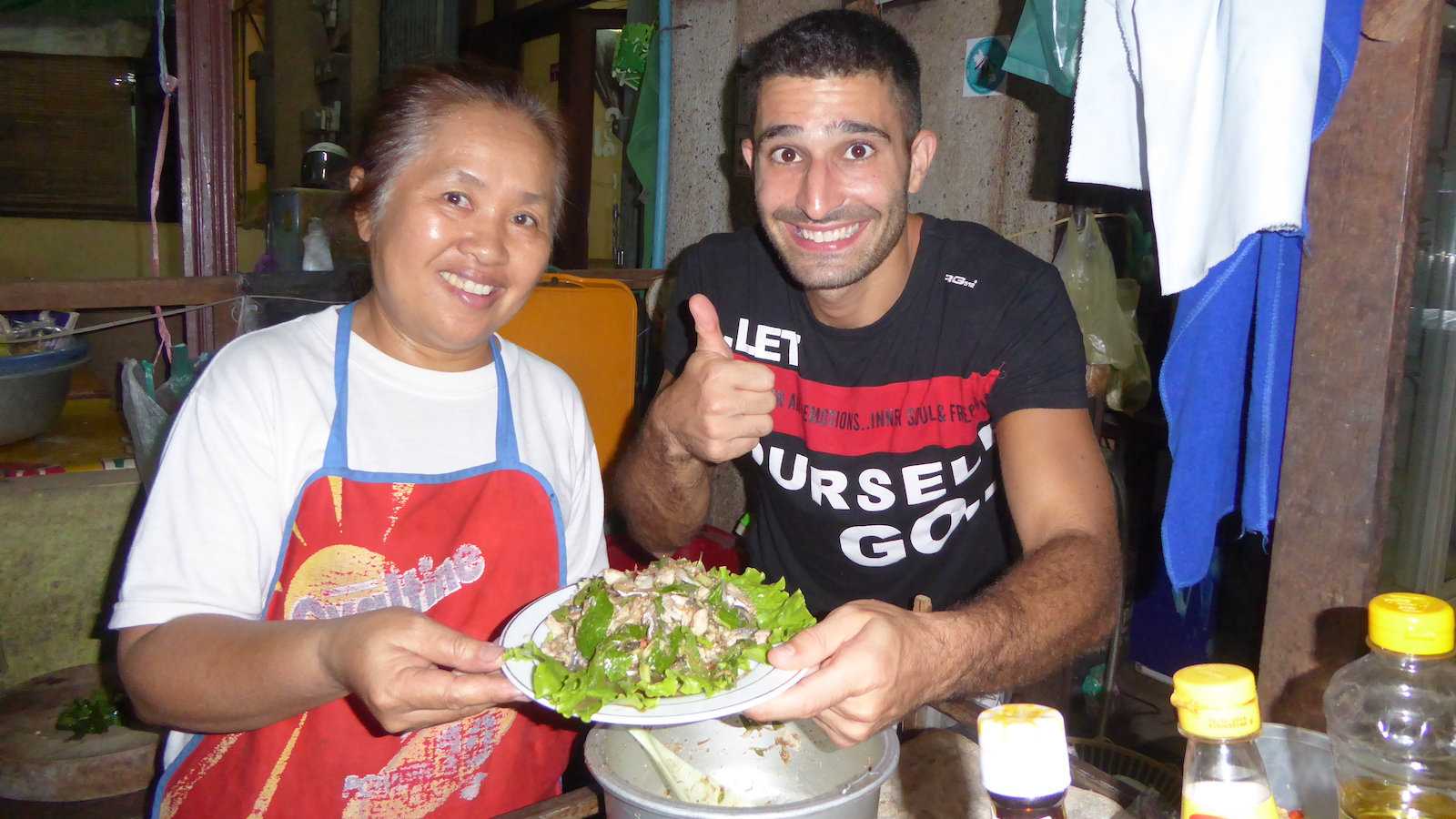 Laab é uma salada picante de carne picada do norte da Tailândia que pode não agradar a todos