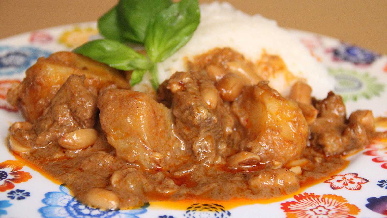 O curry Massaman é um delicioso prato tailandês influenciado por imigrantes indianos e muçulmanos