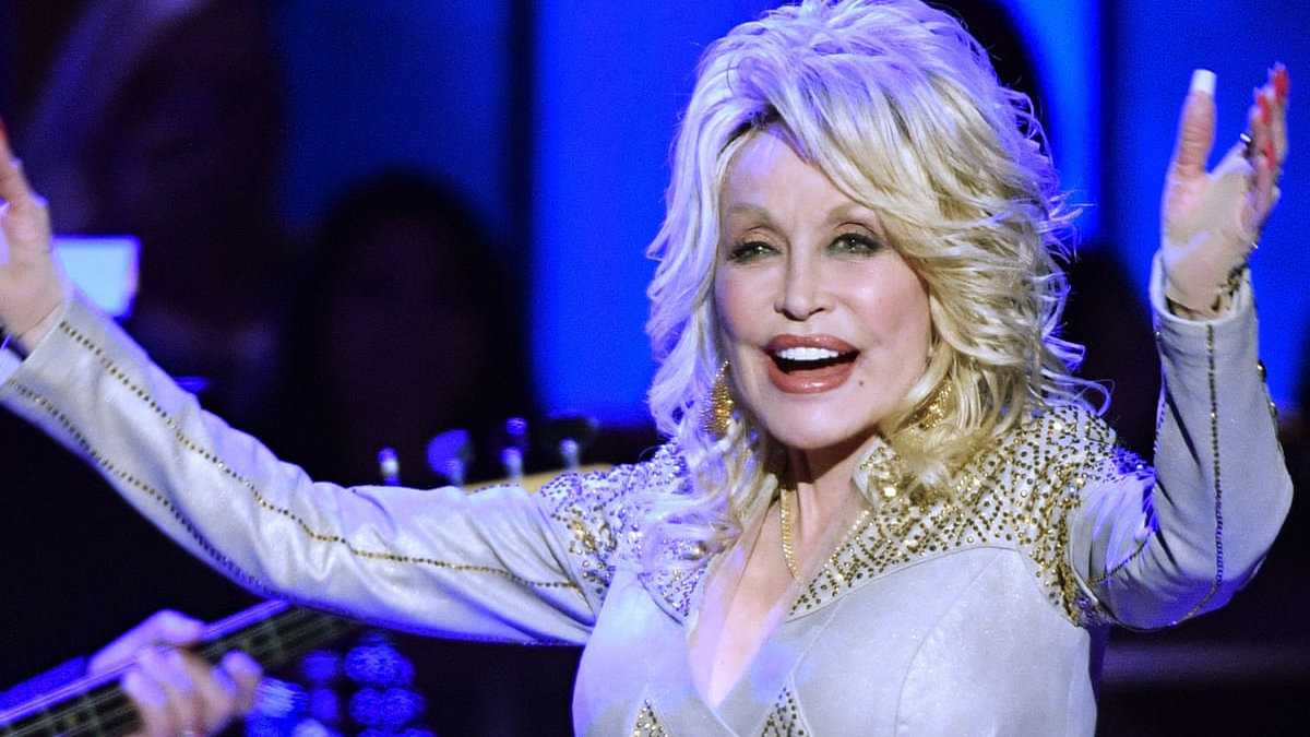 Dolly Parton is a Christian who supports gay marriage as well as a gay icon for her style and music