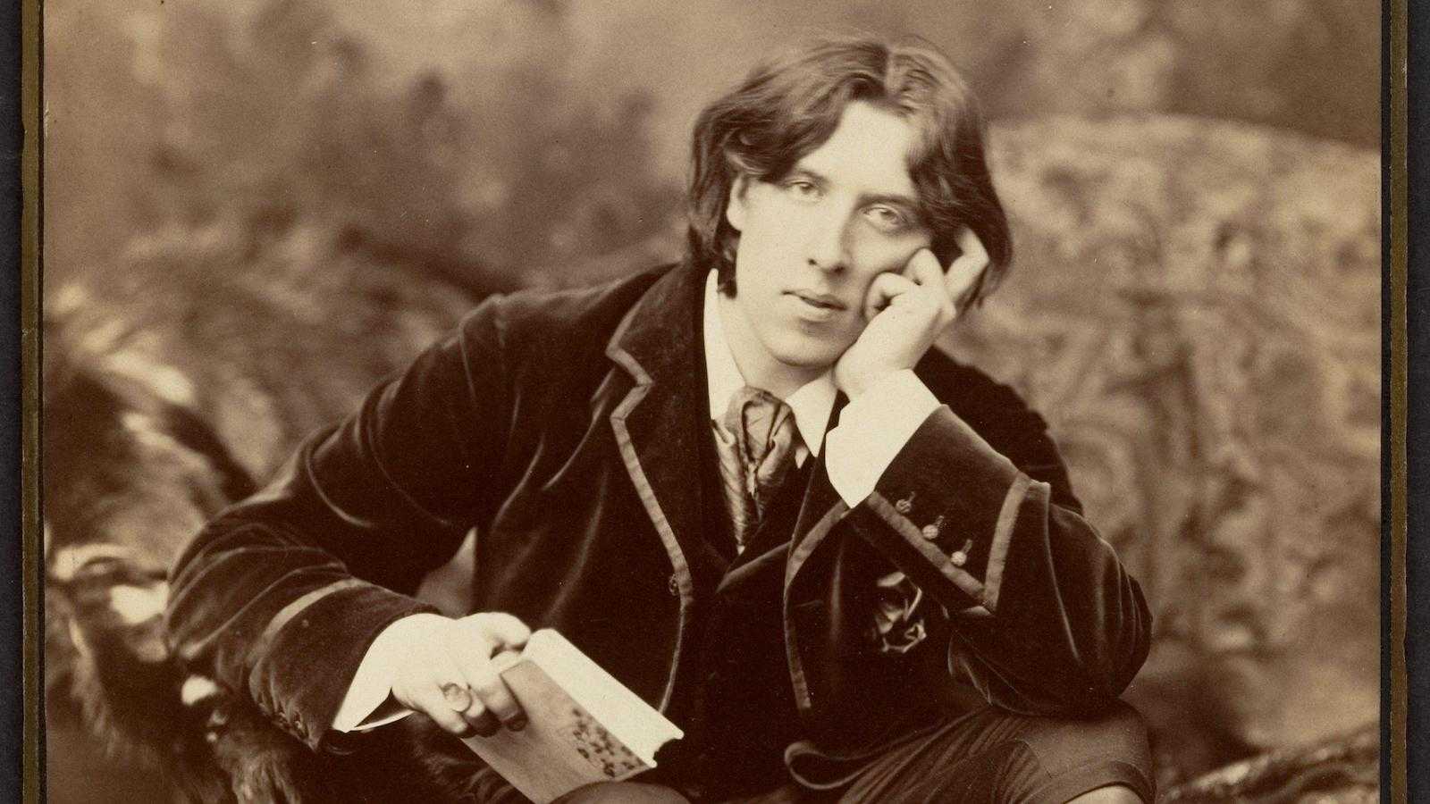 Oscar Wilde était un célèbre dramaturge britannique et une icône gay