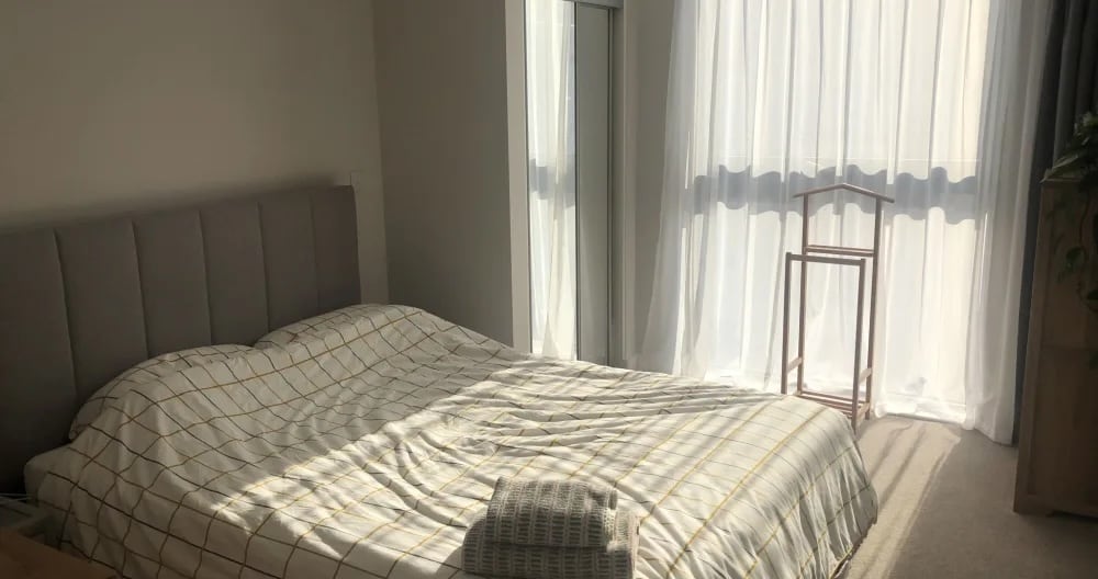 Riverside apartment in Fulham, Chelsea listing on Misterbnb for best gay bed and breakfasts in London.