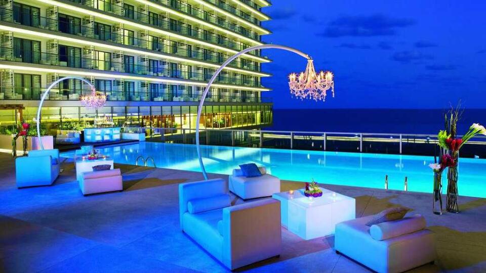 6 best gay resorts in Cancun • Nomadic Boys