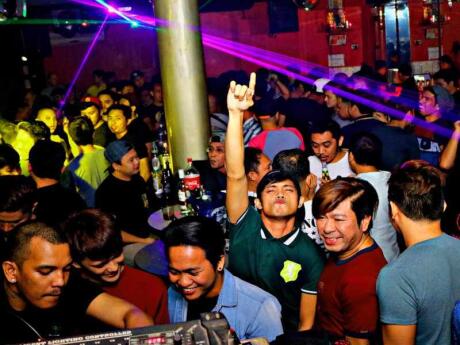 O Che'lu Bar é um dos bares gays mais antigos e populares do distrito de Malate, em Manila