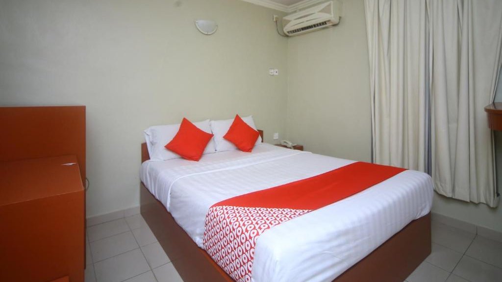 The OYO 1027 Hotel London is an excellent budget option in the heart of Sandakan town