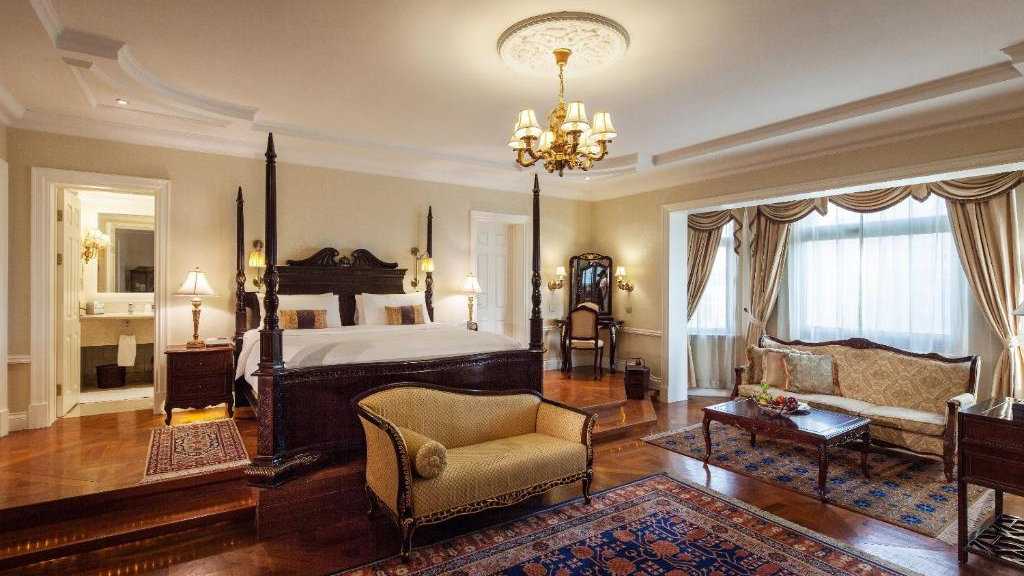 Beijing Hotel Nuo has beautiful French-styled rooms and suites fit for a princess... or a Queen!