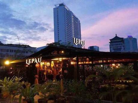 Lepau is a really romantic and magical restaurant in Kuching which serves delicious traditional cuisine