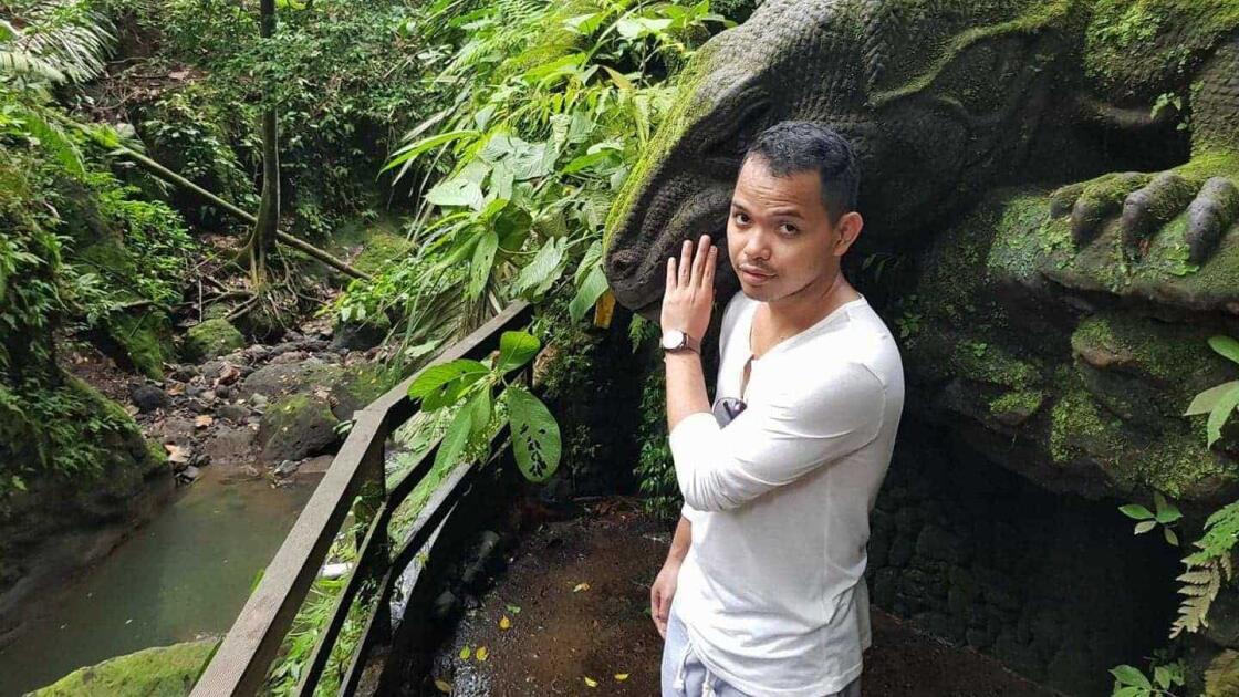 Gay life in the Cambodia: interview with local boy Aaron