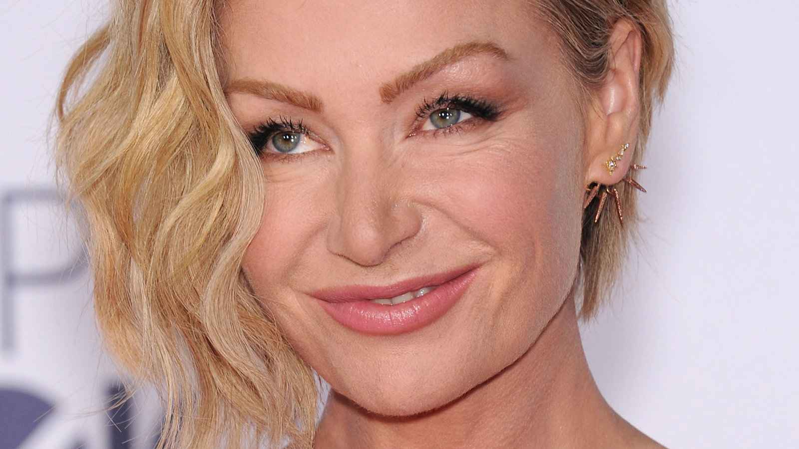 Stunning Portia de Rossi is easily one of the hottest gay actors out there