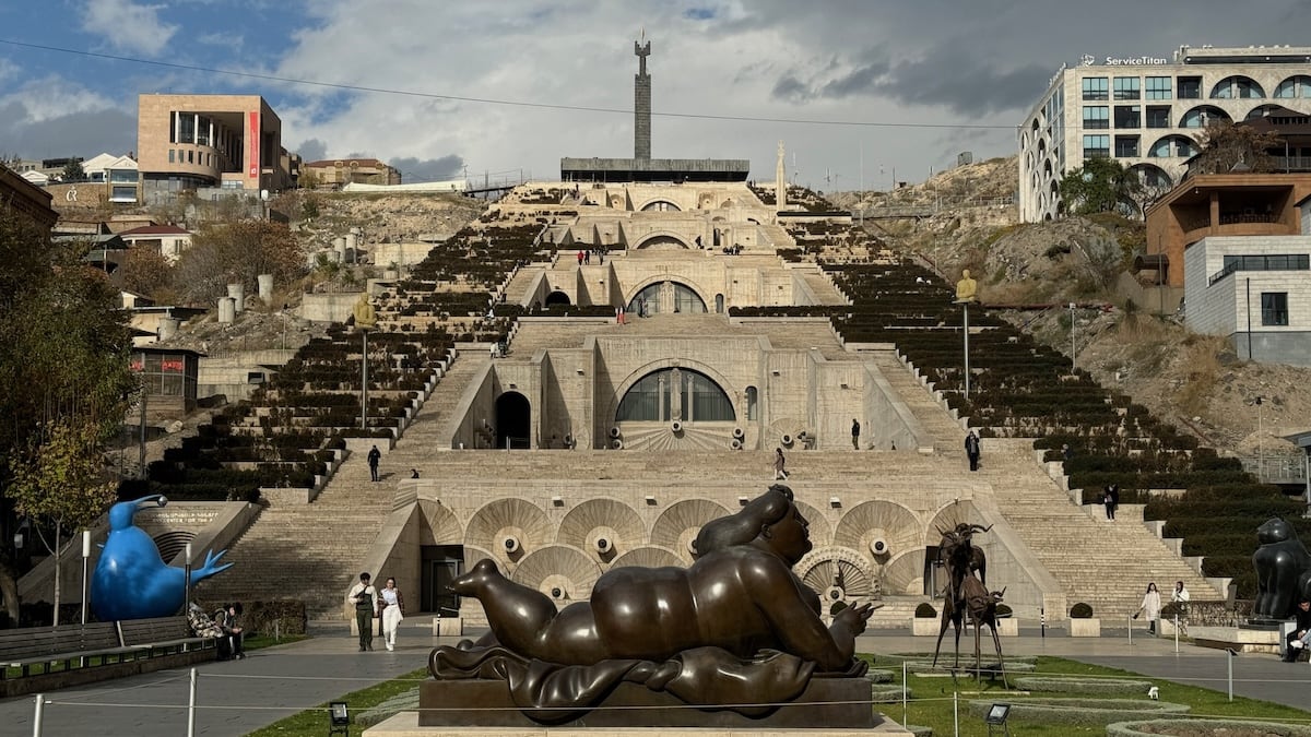 The impressive Cascade Complex of Yerevan with Botero statue in front.