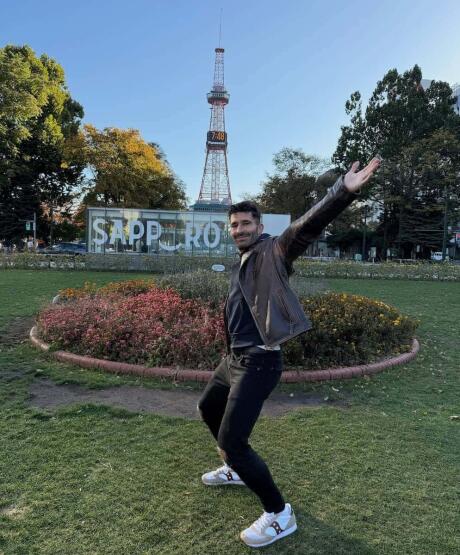 Stefan posting like a loon in front of the Sapporo Tv Tower.