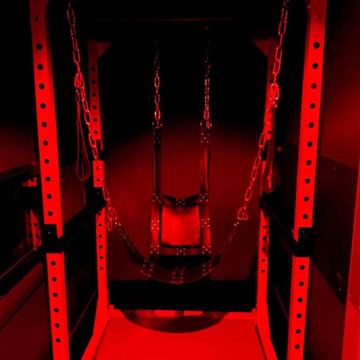 Touch gay sauna in Swindon.