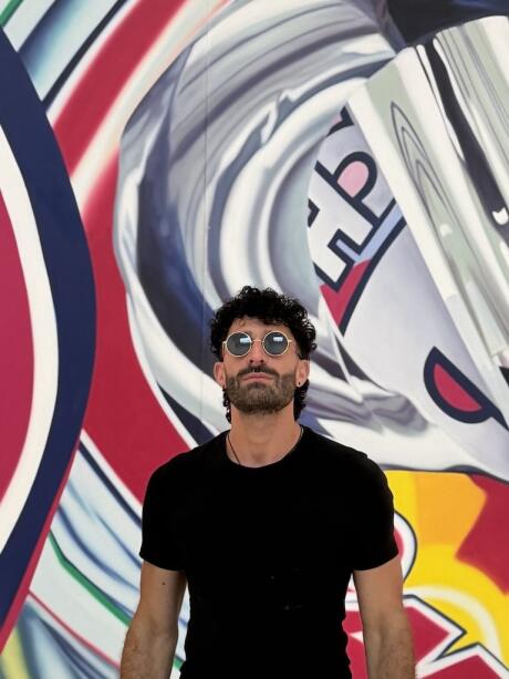 Stefan with sunglasses at the Guggenheim museum in Bilbao.